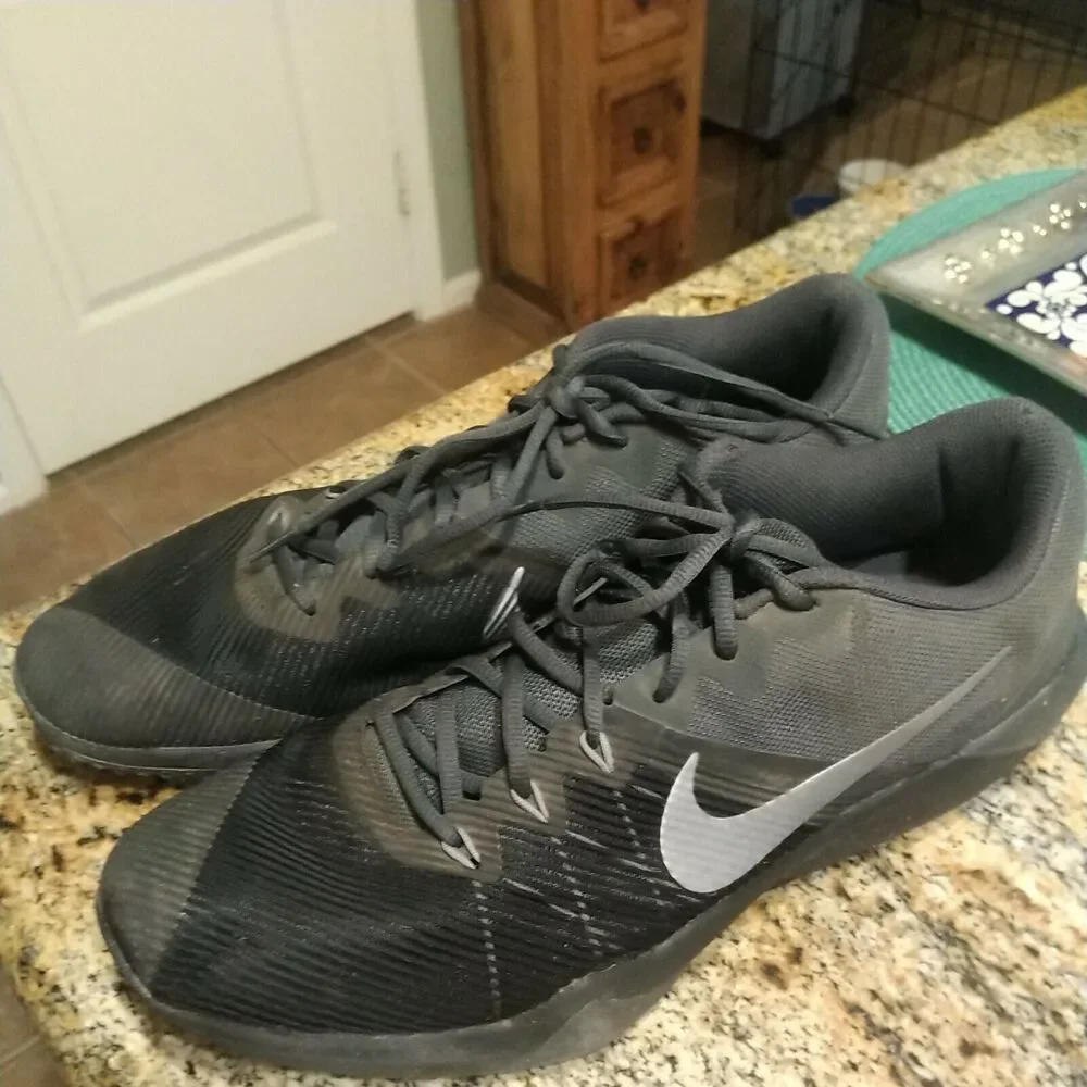 Nike Men's Retaliation Trainer Cross 917707-001 (Size 15 US) Pre-Owned - Great!